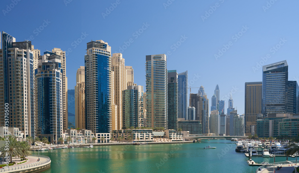 Fototapeta premium architecture of the big city of Dubai in the United Arab Emirates