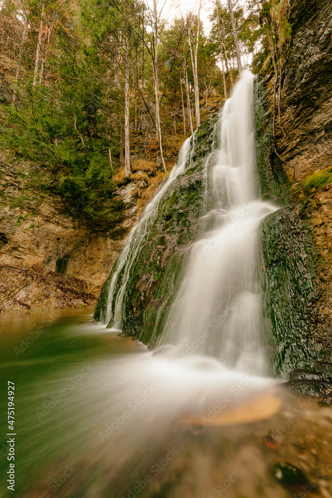 Wildbach in den Alpen, Wasserfall,Kaskade