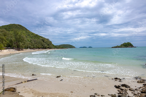 Atmosphere of Nang Ram Beach curve with the sea It is a place to use for vacations and one of the famous places in Sattahip, Thailand