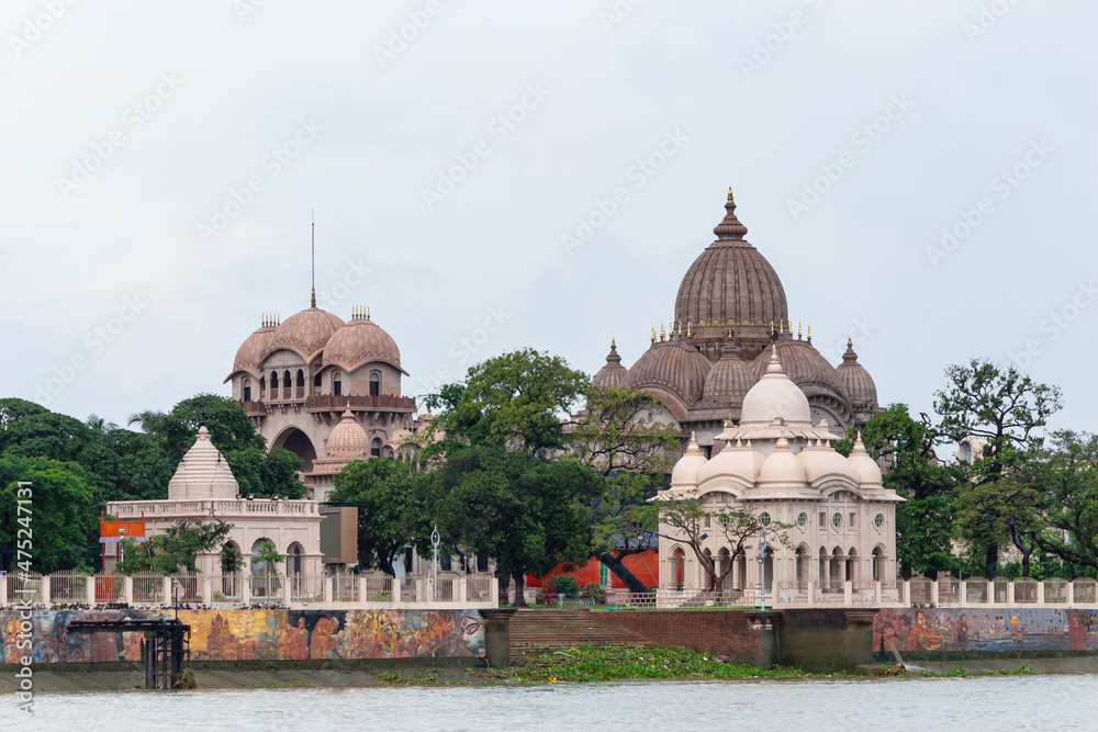 Obraz premium Riverside vew of Swami Bramhanand Temple, Belur Math which is the headquarters of the Ramakrishna Math and Ramakrishna Mission, founded by Swami Vivekananda, Kolkata, West Bengal, India.