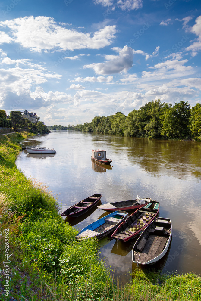 Barque ou gabare en bord de la Loire en Anjou, France.