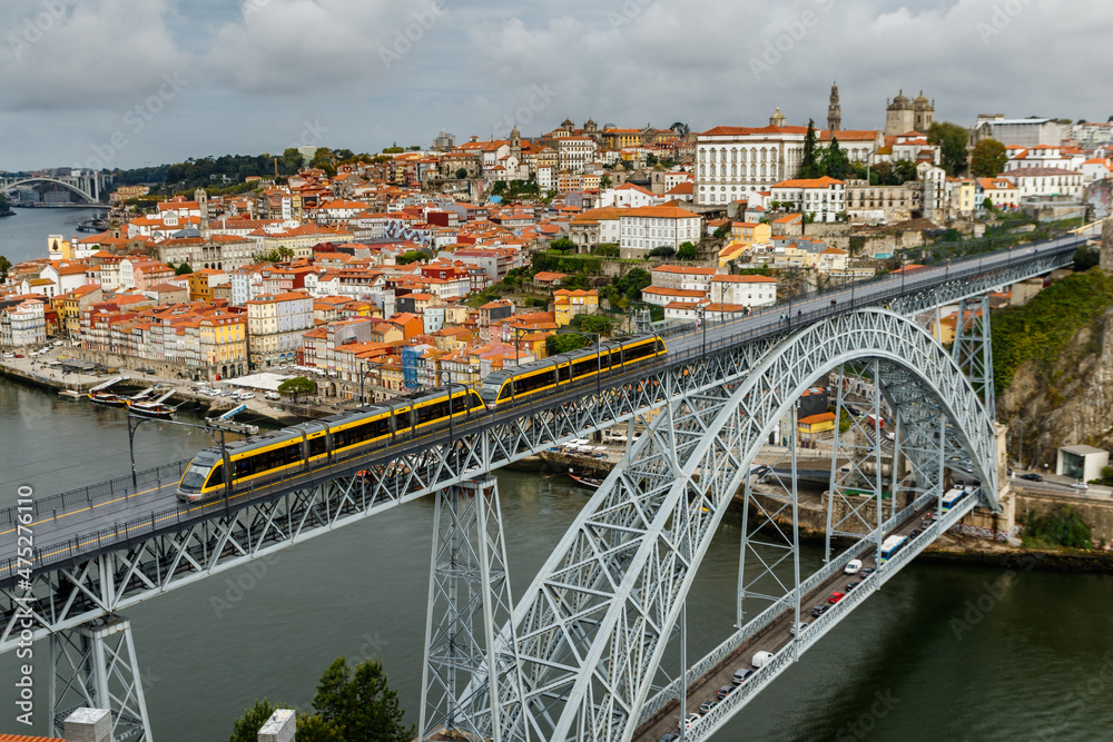 Plakat Pejzaż miejski Porto - historyczne centrum, Portugalia. Koncepcja podróży.