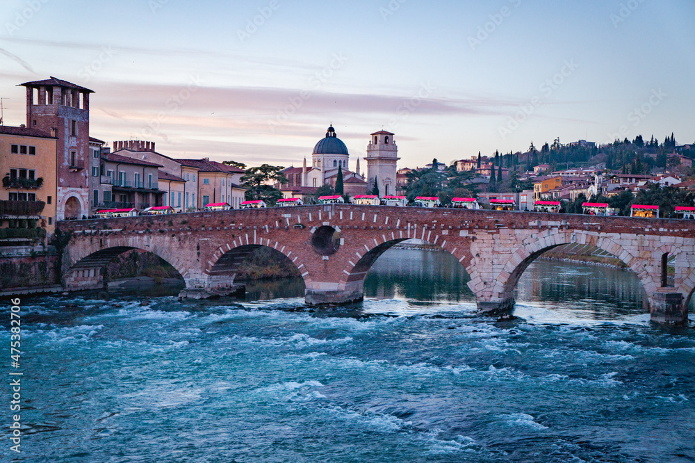Fototapeta premium Christmas Market on ponte pietra, Verona.