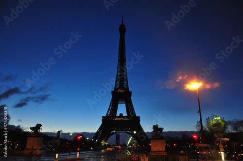 Beautiful shot of the Eiffel Tower in the evening