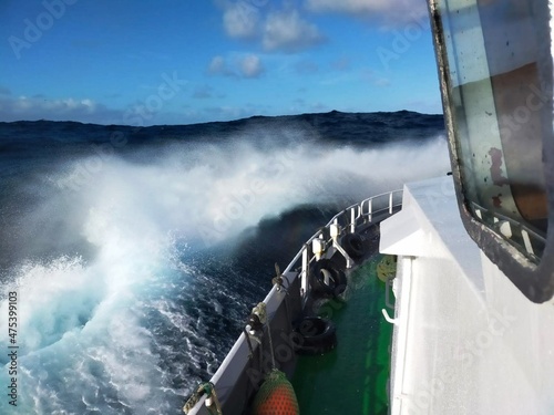 Cuadro en lienzo Mar de fondo captado desde un barco