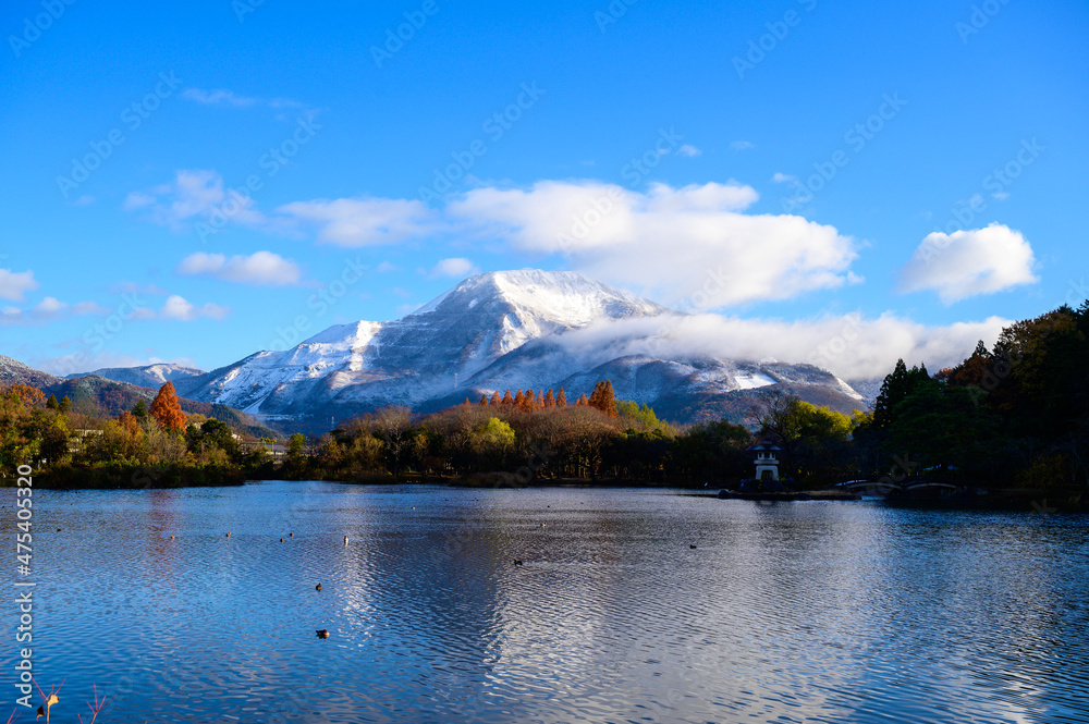 Naklejka premium 伊吹山, 真冬, 積雪, 三島池, 湖, 山, 水, 風景, 空, 自然, 川, 景色, 雲, 旅行, 森, 頂点, 朝焼け, 落ち着いた