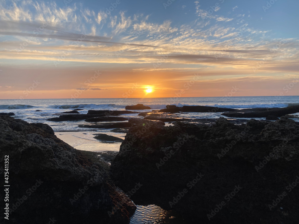 Obraz premium sunset over the sea