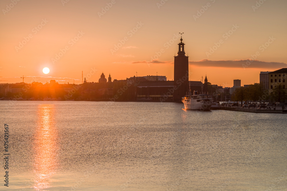 Fototapeta premium Sweden, Stockholm, Stockholm City Hall, sunset