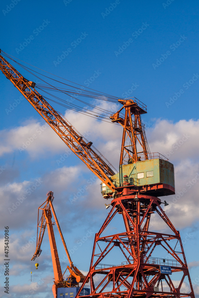 Sweden, Vastragotland and Bohuslan, Gothenburg, shipyard crane, city skyline