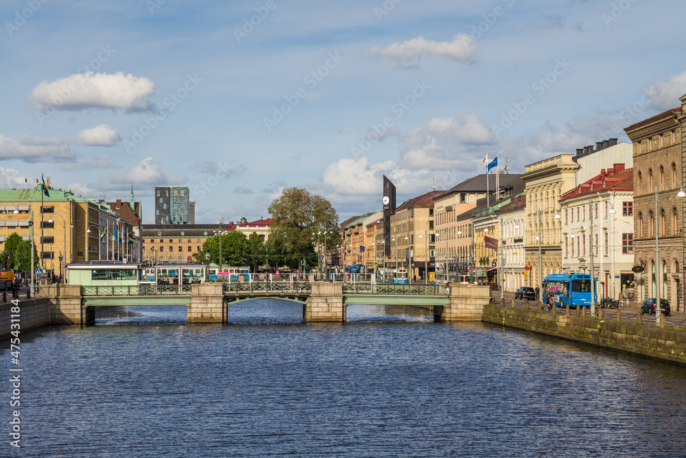 Obraz premium Sweden, Vastragotland and Bohuslan, Gothenburg, city view, by the Stora Hamnkanalen canal