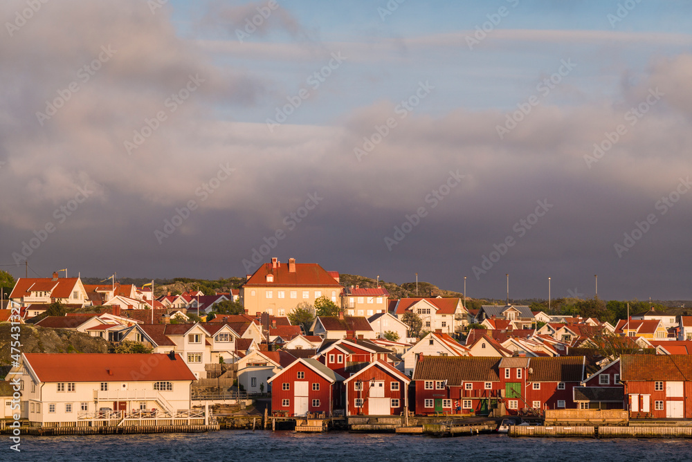 Sweden, Bohuslan, Tjorn Island, Skarhamn, town skyline, sunset