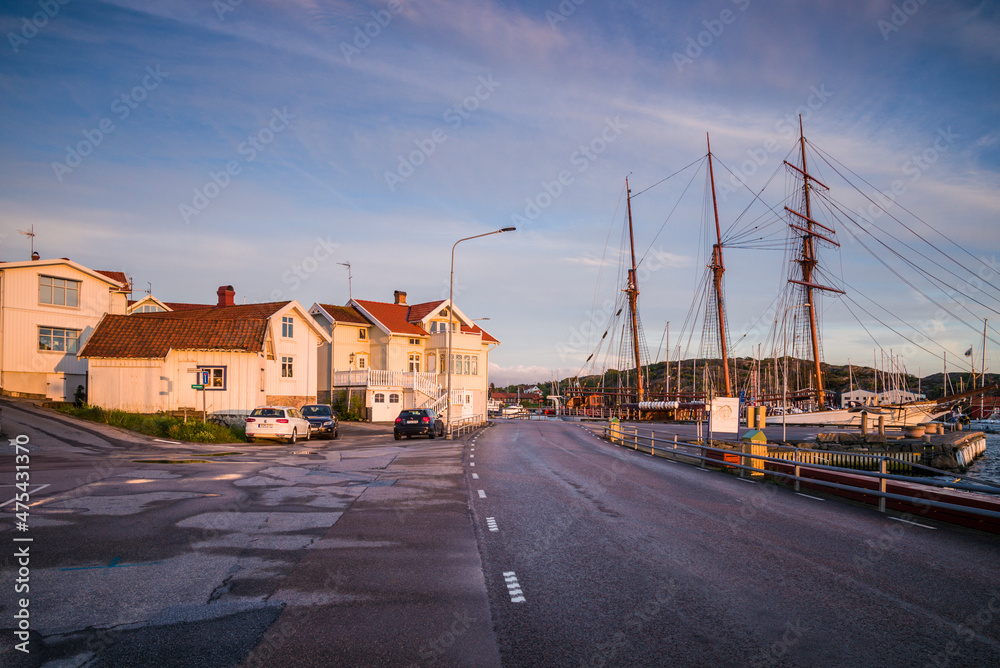 Sweden, Bohuslan, Tjorn Island, Skarhamn, town port, sunset