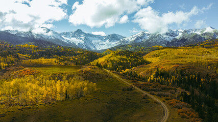Leaves are falling, autumn is calling.