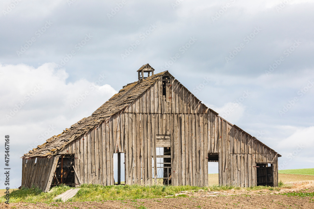 Garfield, Washington State, USA. An old abandoned barn in the Palouse hills. (Editorial Use Only) Garfield, Washington State, USA. An old abandoned barn in the Palouse hills. (Editorial Use Only)