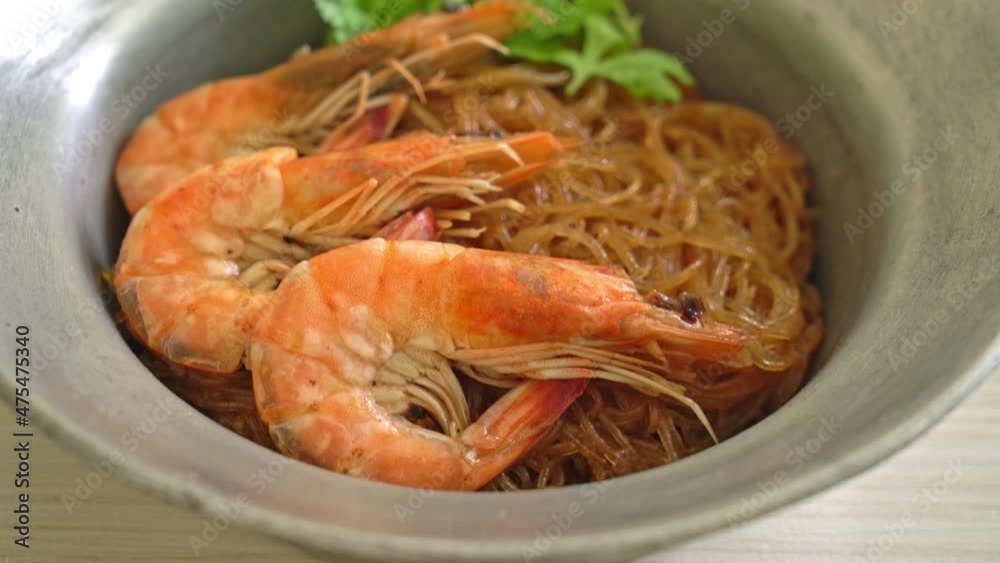 Casseroled or Baked Shrimp with Glass Noodles or Shrimp potted with vermicelli Casseroled or Baked Shrimp with Glass Noodles or Shrimp potted with vermicelli