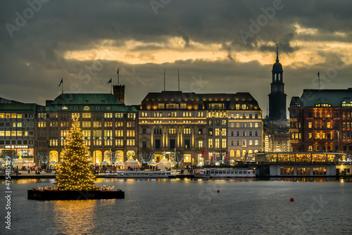 Jungfernstieg Hamburg Adventszeit D  mmerung