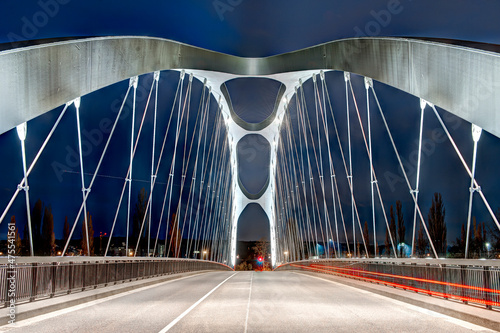 Die neu eröffnete Osthafenbrücke in Frankfurt am Main