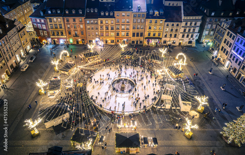 Warszawa - lodowisko na rynku Starego Miasta