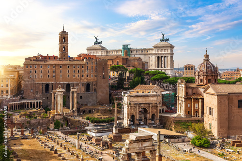 Fotografie, Obraz Roman forum, view of the temples, ancient houses and other famous ancient ruins,