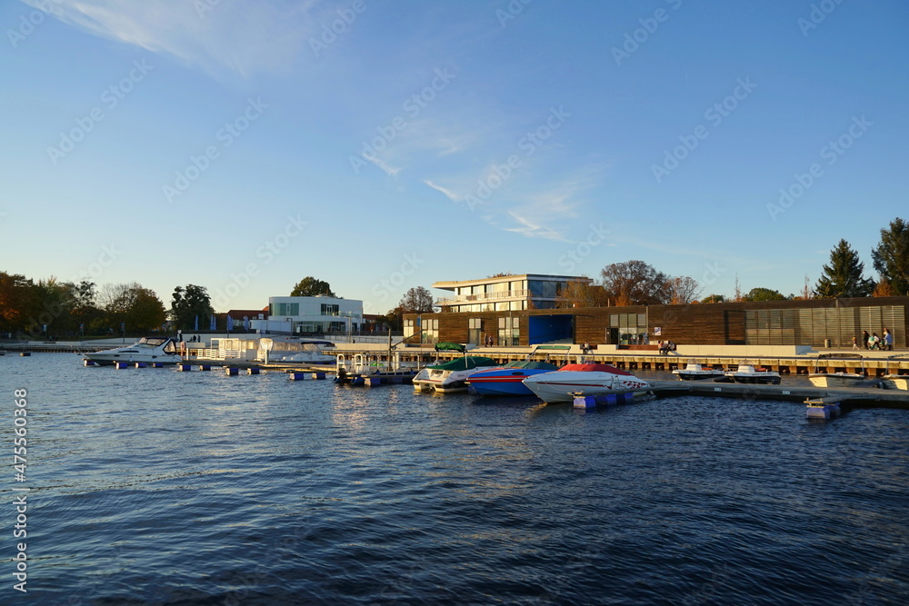 Fototapeta premium Eindrücke vom neuen Stadthafen in Senftenberg, Brandenburg