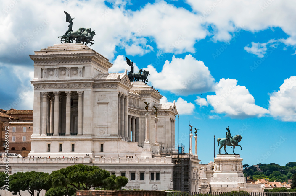 Altare della Patria Altar of the Fatherland is a monument built in honour of Victor Emmanuel, the first king of a unified Italy, located in Rome.