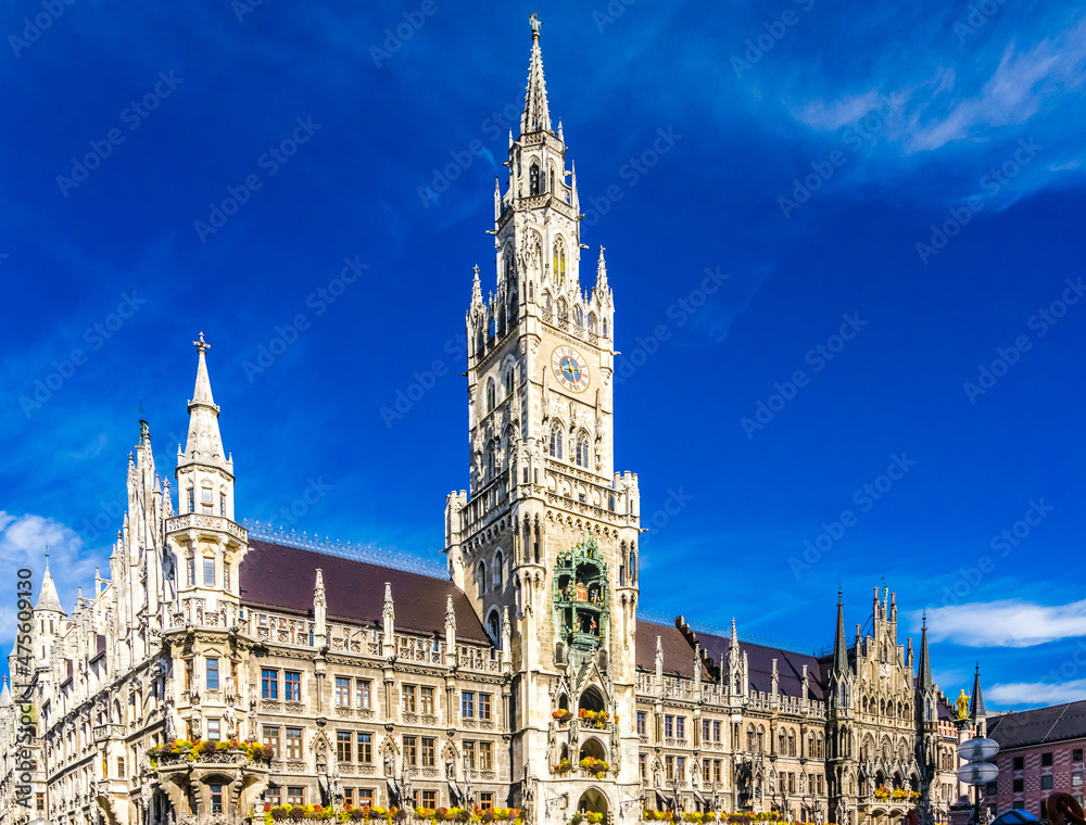Fototapeta premium New town hall of Munich next to Marienplatz