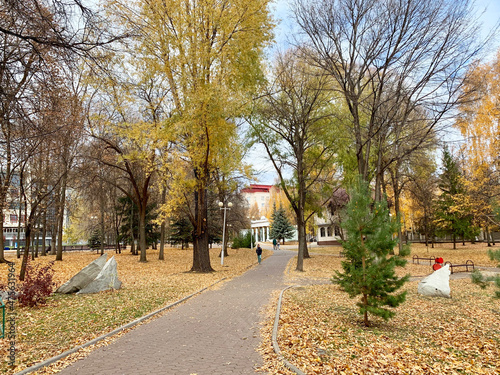 Fototapeta Naklejka Na Ścianę i Meble -  S.T. Aksakov Garden in autumn. Ufa, Republic of Bashkortostan