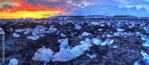 Vászonkép Beautiful sunset over famous Diamond beach, Iceland