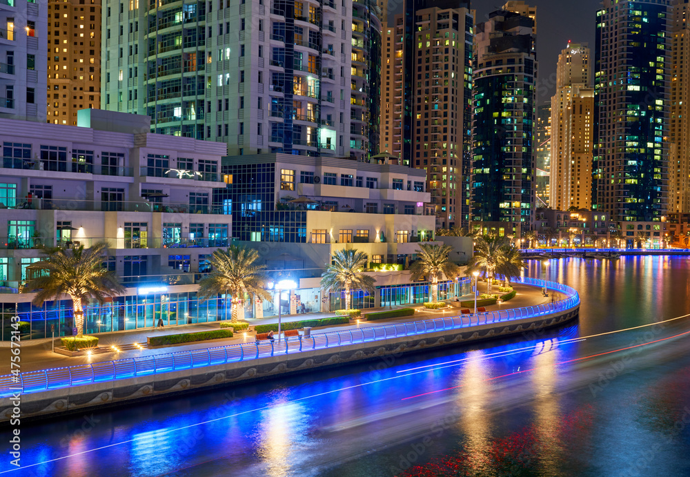 Fototapeta premium architecture of the big city of Dubai in the United Arab Emirates