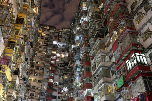 Monster Building in Quarry Bay at night, Hong Kong 香港のモンスタービル 夜景 益昌大廈
