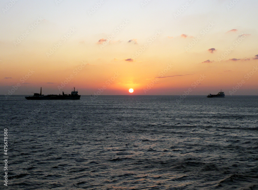 長江に沈む夕日