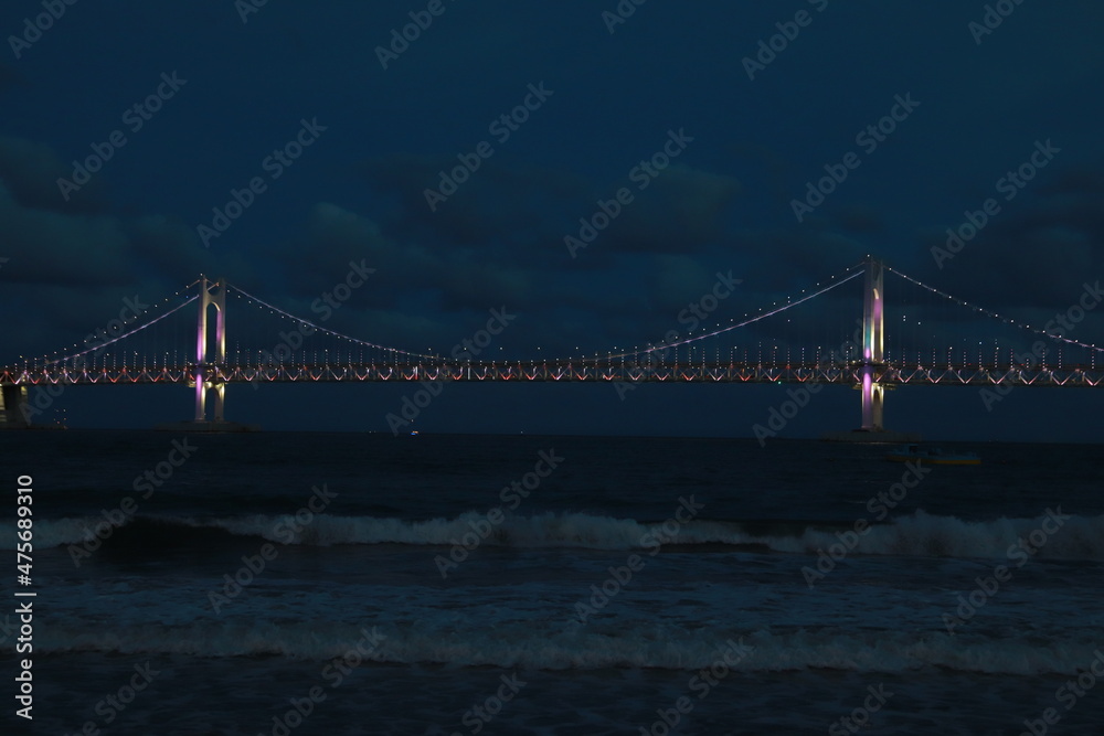 Obraz premium 광안대교의 밤