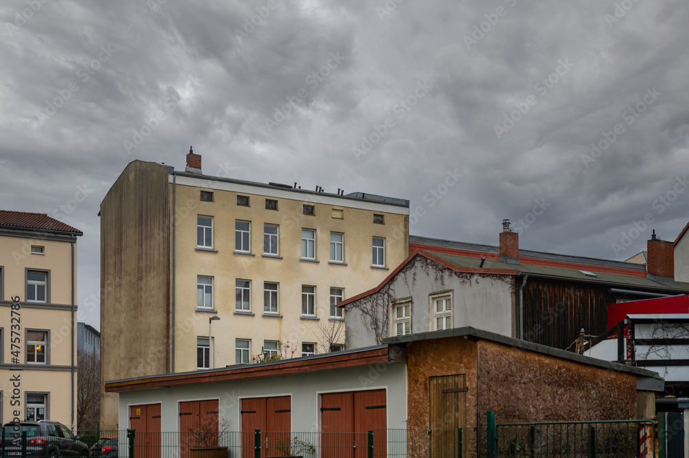 Fototapeta premium Kontraste der Architektur