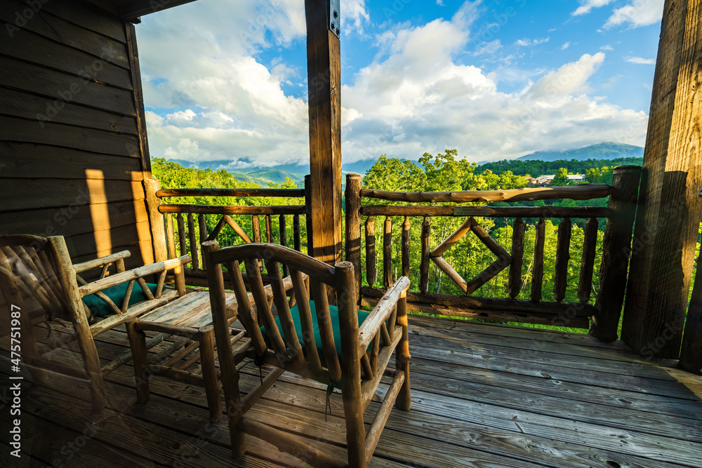 Φωτογραφία Wooden chair on porch with beautiful view of the Great Smoky Mountains