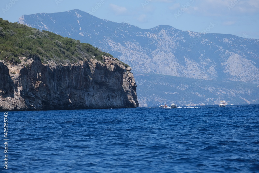 Küste Klippen Baunei Sardinien Bootsfahrt Boot 