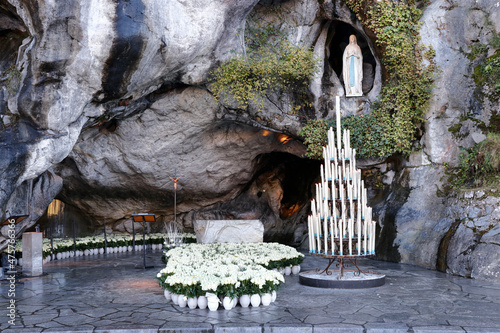 Canvas Print Vierge de la Grotte de Lourdes, Bernadette de Soubirous, Hautes-Pyrénées France