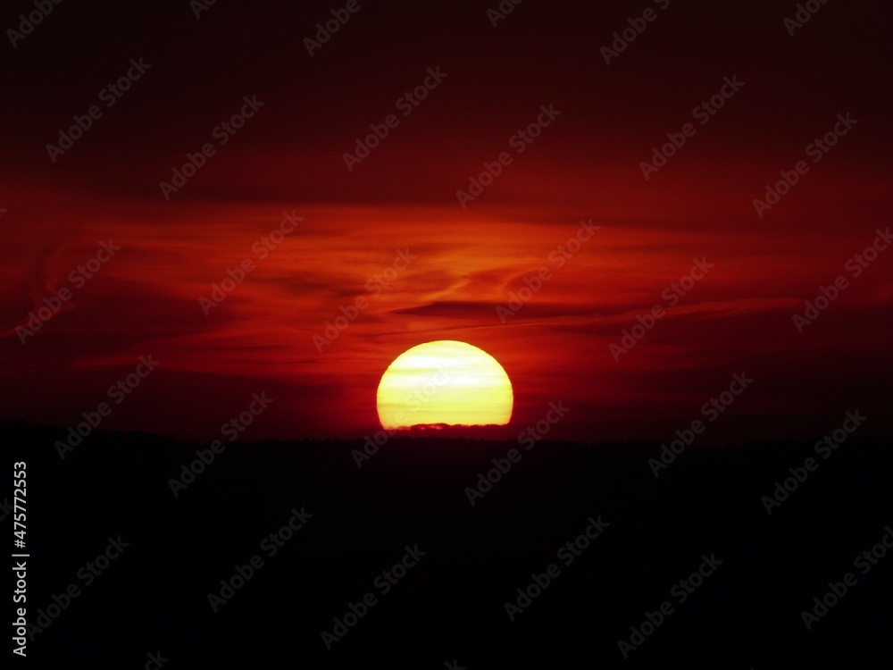 Sonnenuntergang dunkelrot - gelb Sonnenuntergang dunkelrot - gelb