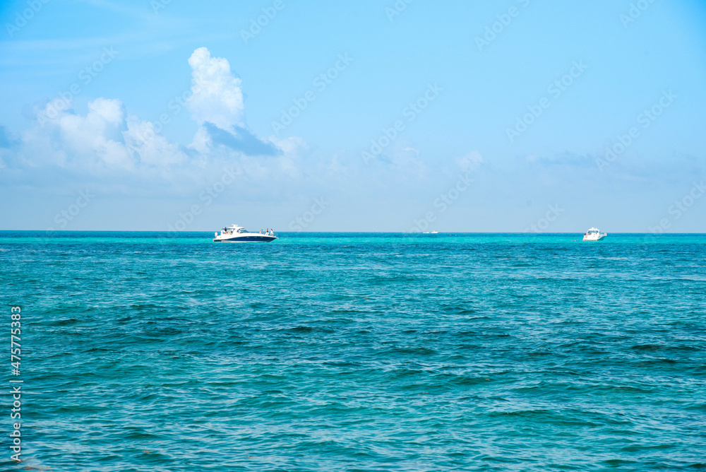 Obraz premium Cancún zona hotelera desde el mar