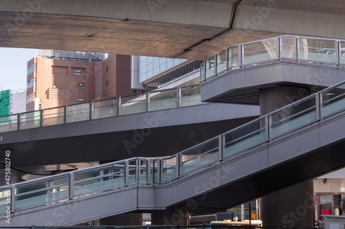 立体的な歩道橋 渋谷駅、東京、日本