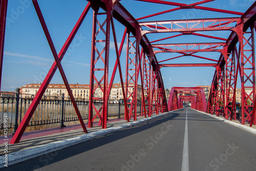 Puente Reina Sofía de hierro rojo en Talavera © alfonsosm