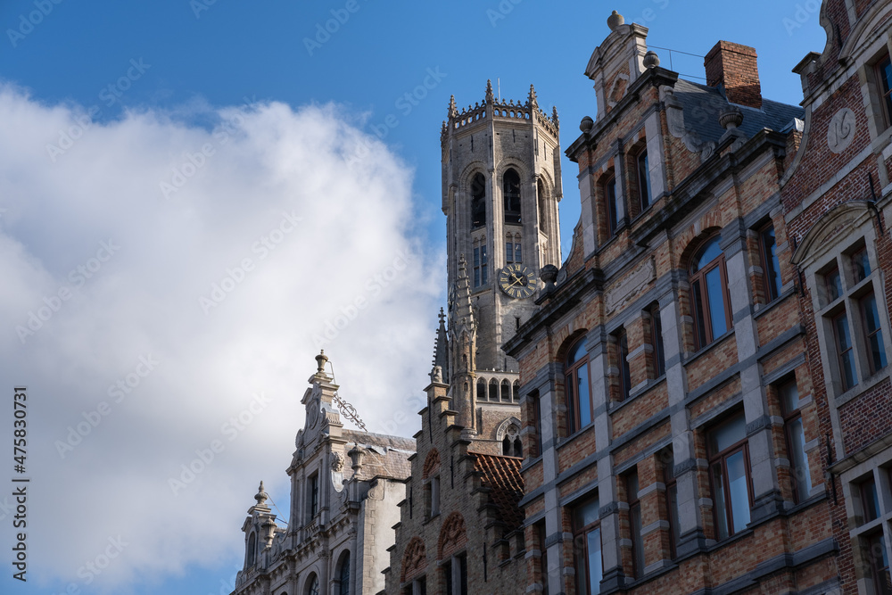 Obraz premium Palace of Bruges, market place and sky