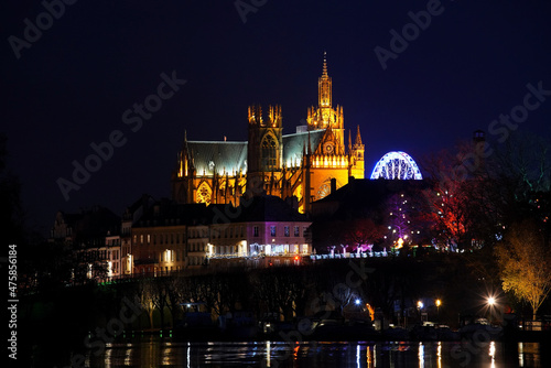 Illuminations de nuit en hivers - Metz 2021 - vu du plan d'eau