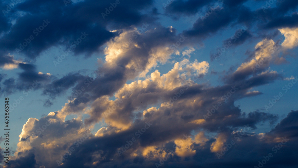 poster-ciel-charg-et-instable-compos-de-cumulus-divers-stades-de