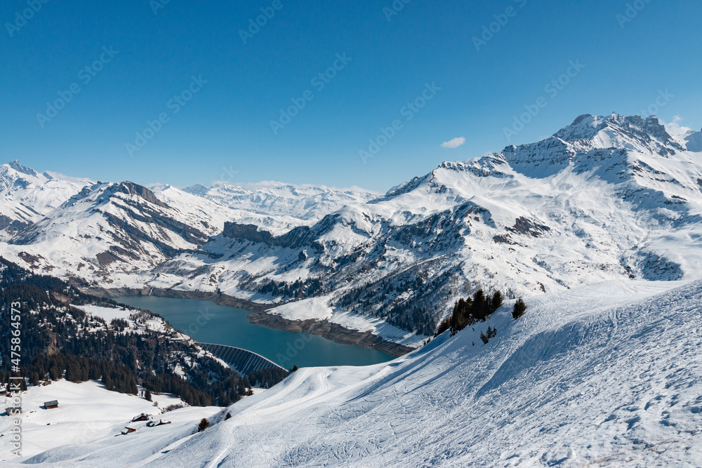 Obraz premium Lake of Roselend in Winter, Arèches Beaufort, Beaufortain, France