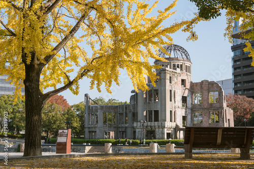 Atomic Bomb Dome and autumn yellow ginkgo leaves in Hiroshima　原爆ドームと黄葉したイチョウ 秋の広島平和記念公園 photo