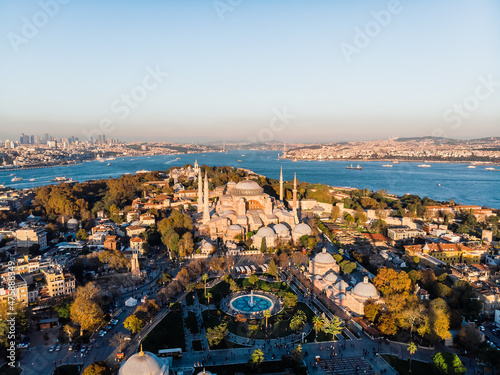 Fotografia Drone shot of Hagia Sophia in Istanbul