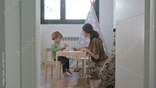 A female soldier who meets her baby after a long time