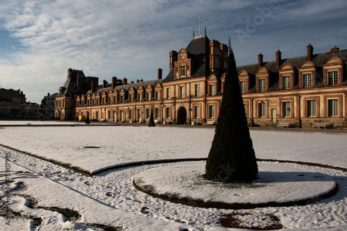 Chateau de fontainebleau en hiver  photo