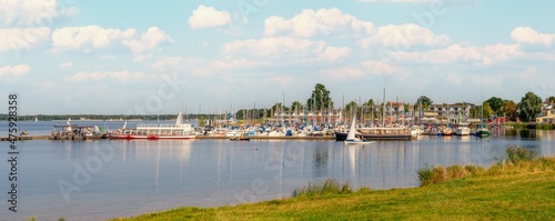 Panoramafoto Zöbigker Hafen (Pier 1) am Cospudener See in Sachsen bei Leipzig, Seenlandschaft, ehemaliges Tagebaurestloch