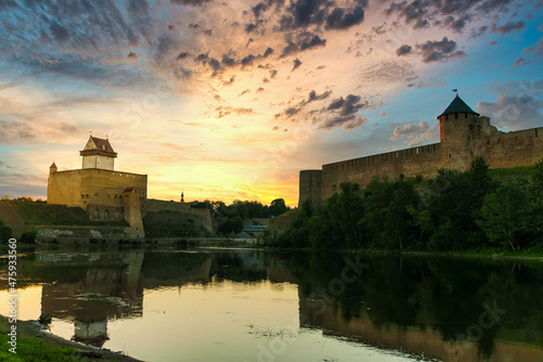 Fotografia Narva and Ivangorod fortresses opposite each other.